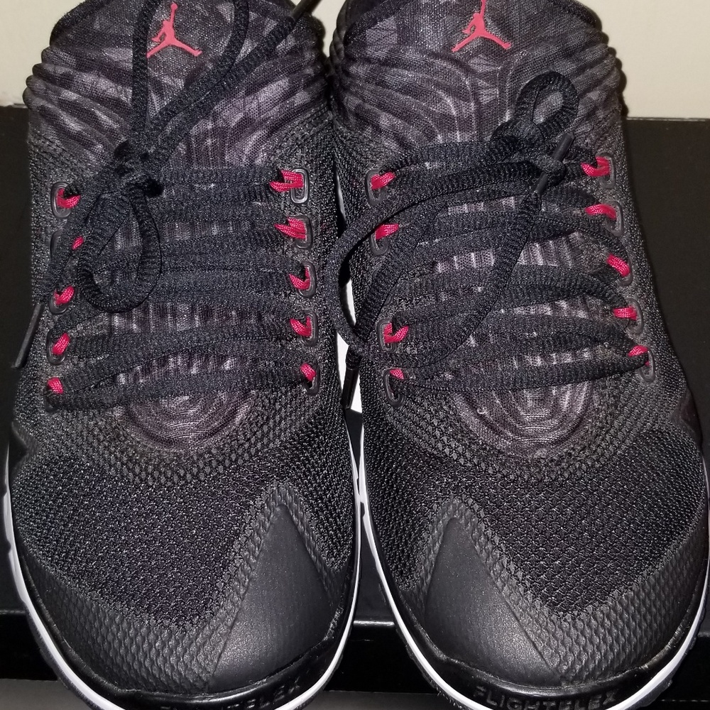 Sneakers - Picture 2 of 5
